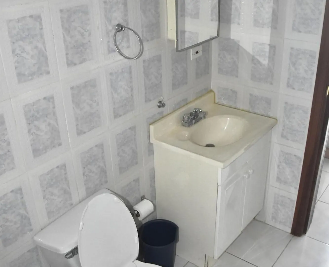 Embassy Royale Lägenhet Kingston Jamaica
